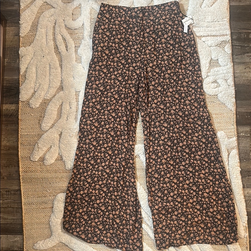 Treasure & Bond Brown and Tan Floral Flowy Pants